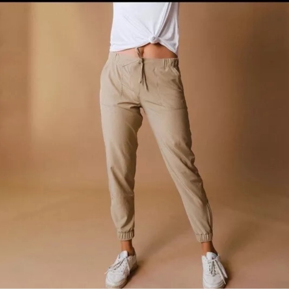 Albion Fit Womens Destination Jogger Pants Camel Brown Stretch